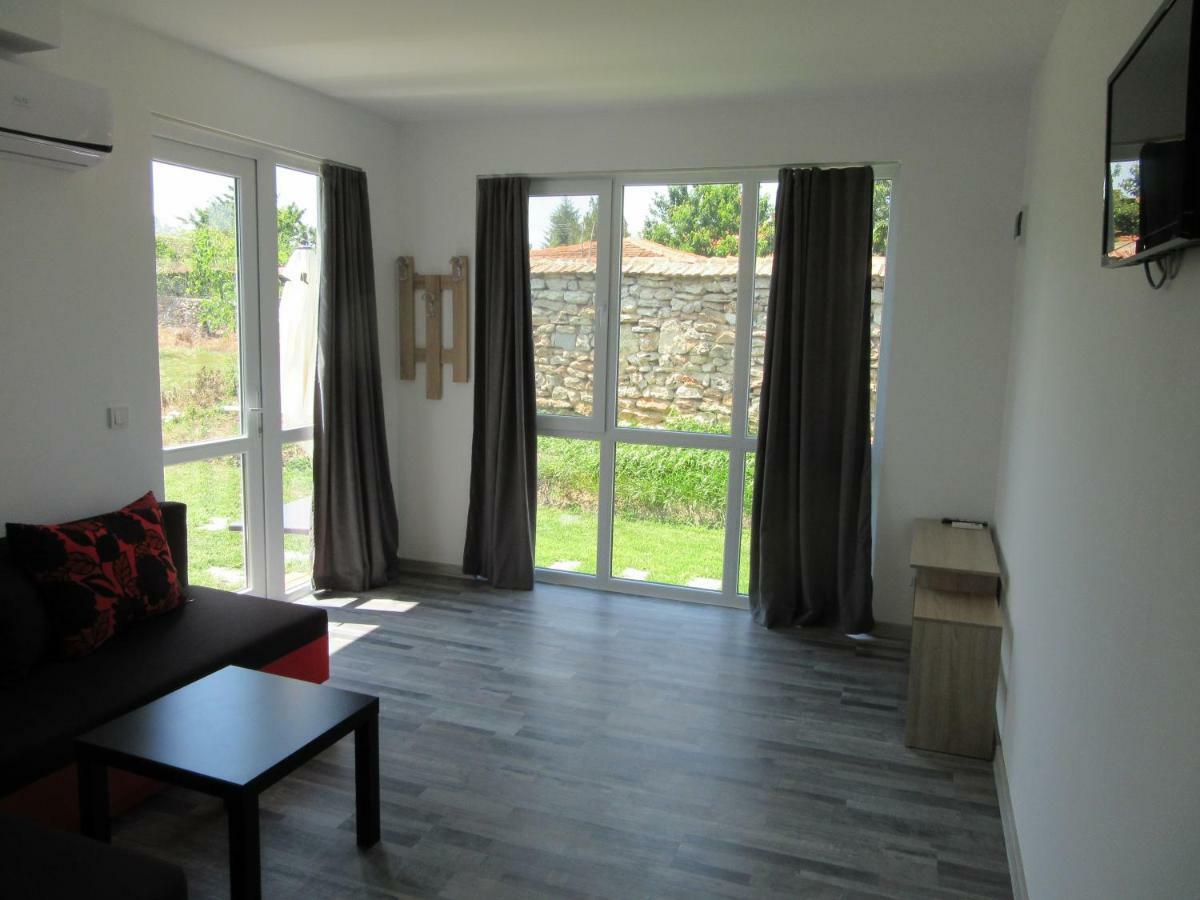 Karia Apartments Shabla Exterior photo