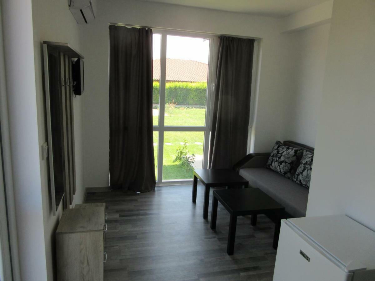 Karia Apartments Shabla Exterior photo